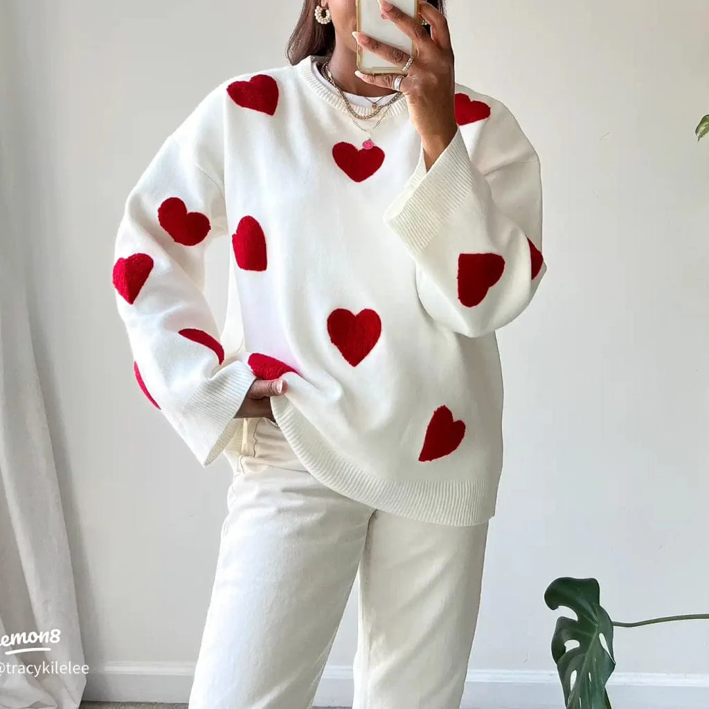 Cozy Heart Print Crew Neck Sweater for Women