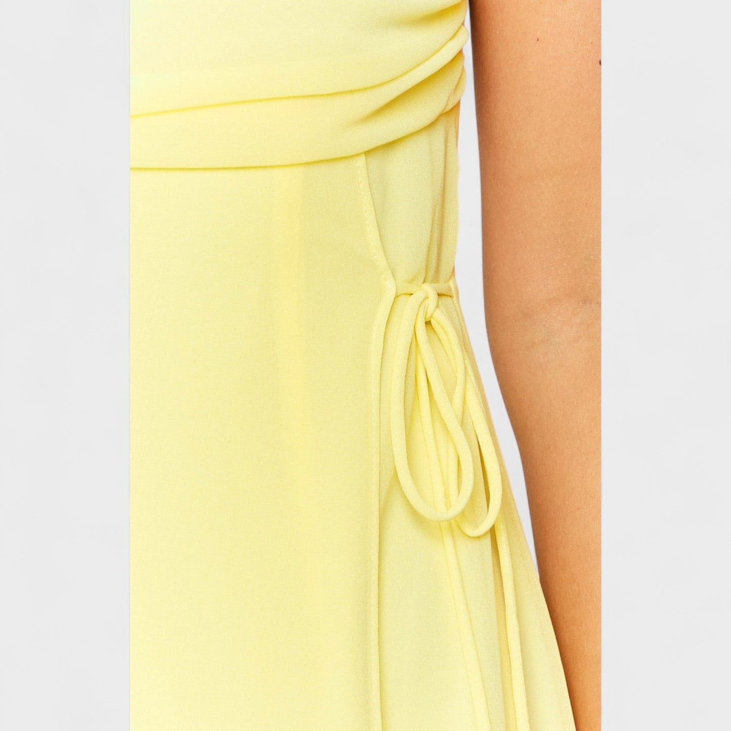 Flóssi - Elegant Yellow Maxi Dress