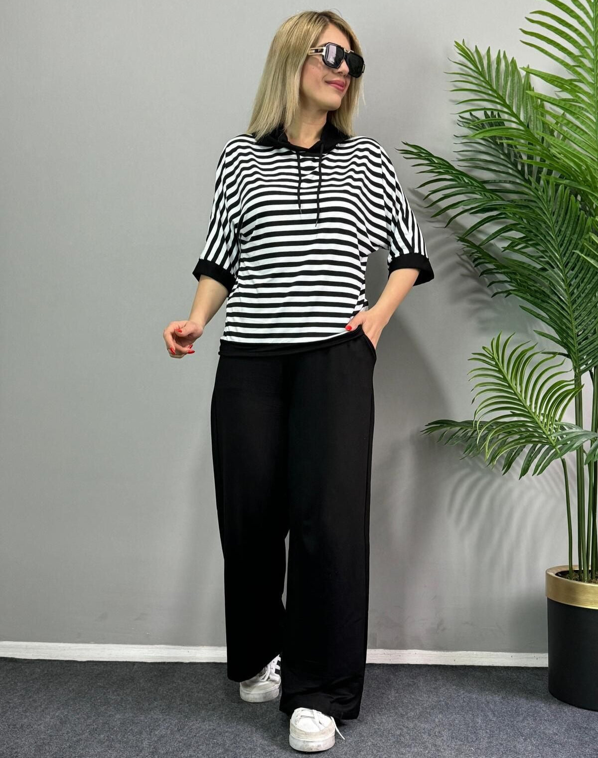 Chic Striped Two-Piece Top and Pants Set for Women