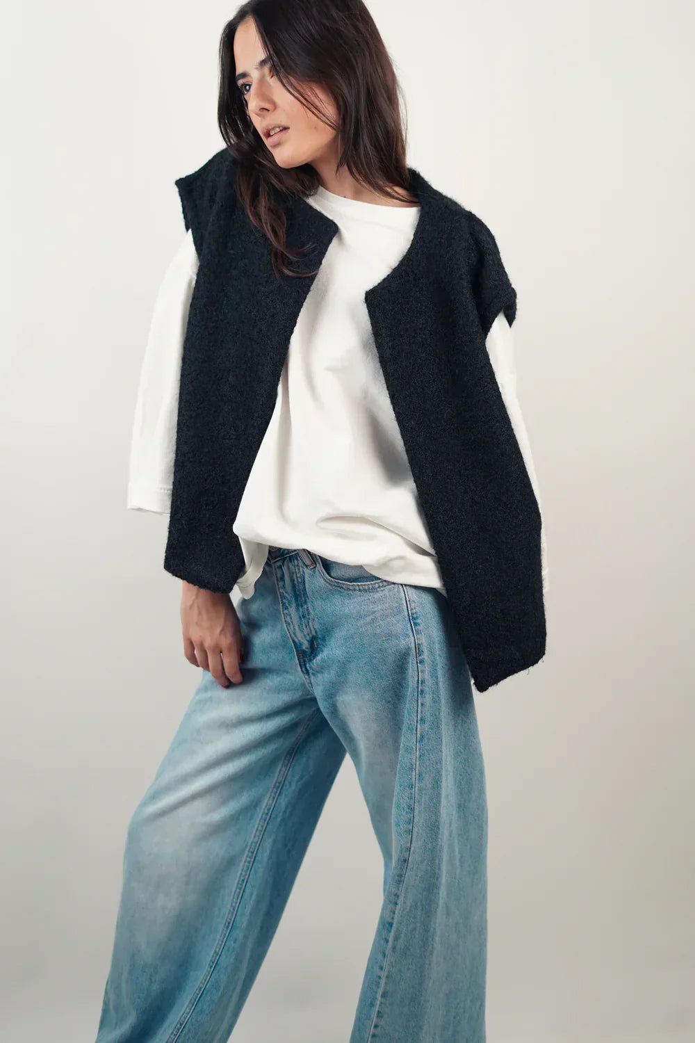 Utility Sleeveless Vest with Multiple Pockets