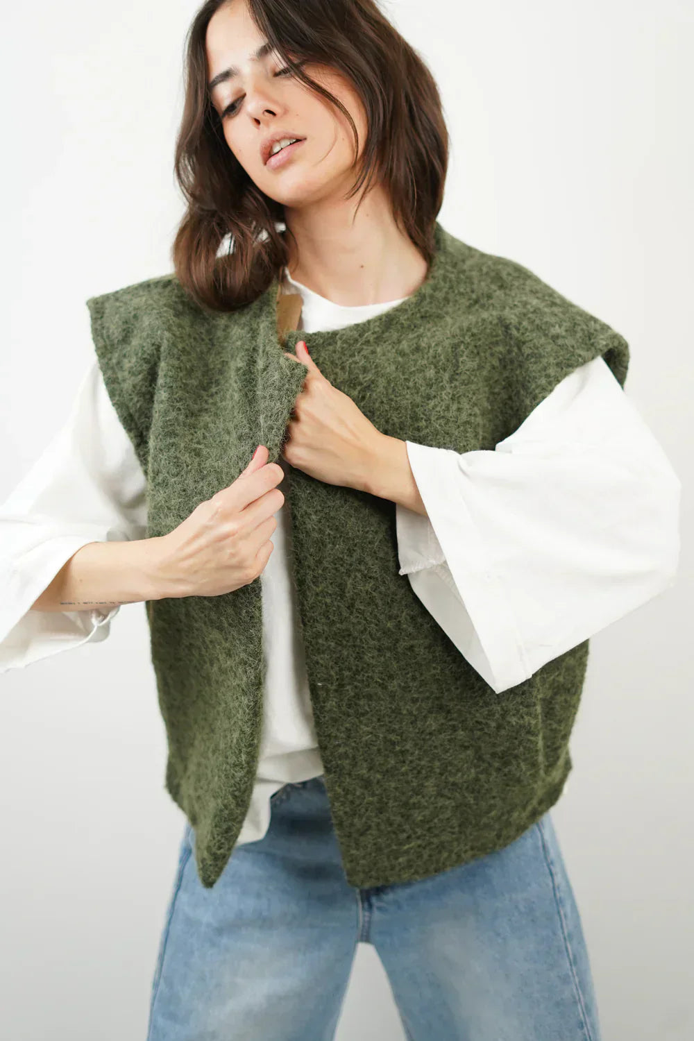 Utility Sleeveless Vest with Multiple Pockets