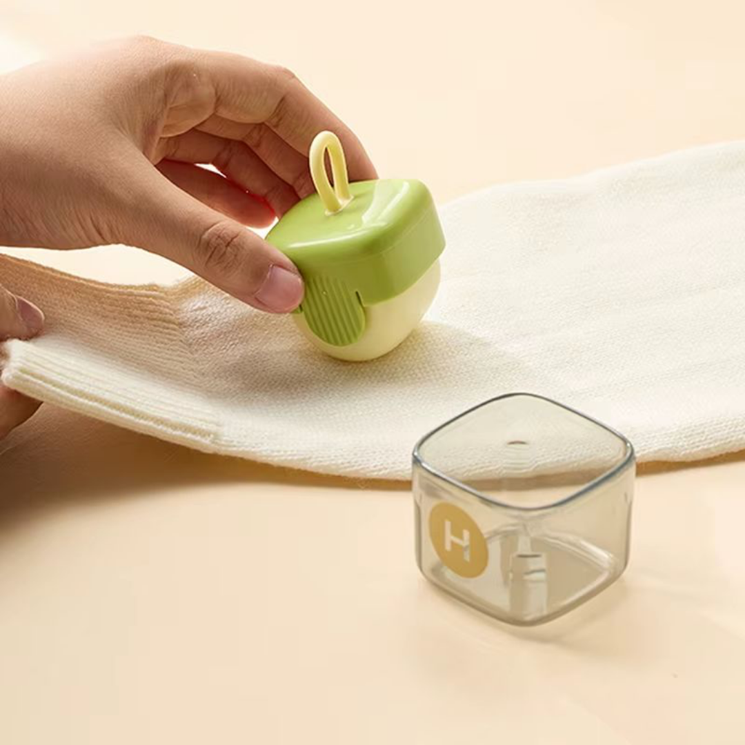 Reusable Lint Roller for Clothes and Furniture Cleaning