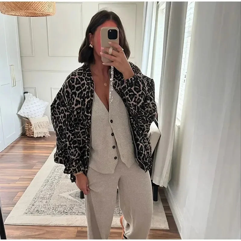 Modern Elegant Women's Lightweight Jacket