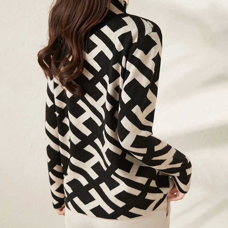 Chic Cozy Statement Sweater for Effortless Style
