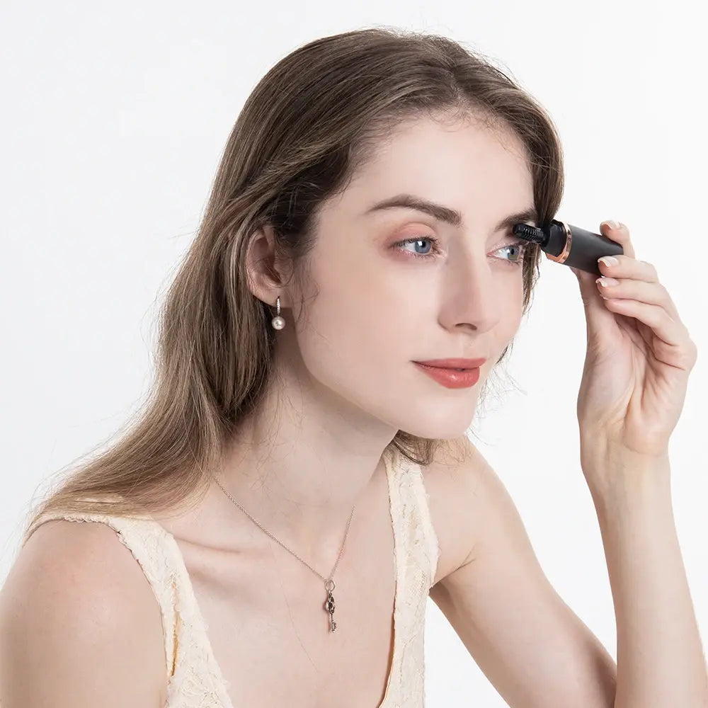 Quick-Glow Eyelash Curler for Effortless, Long-Lasting Curl