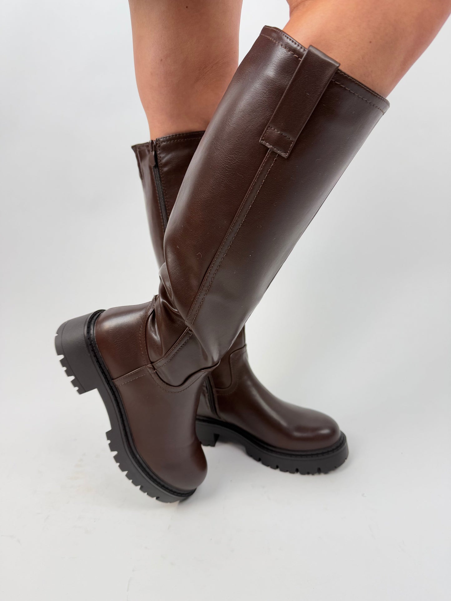 Chic Knee High Leather Boots