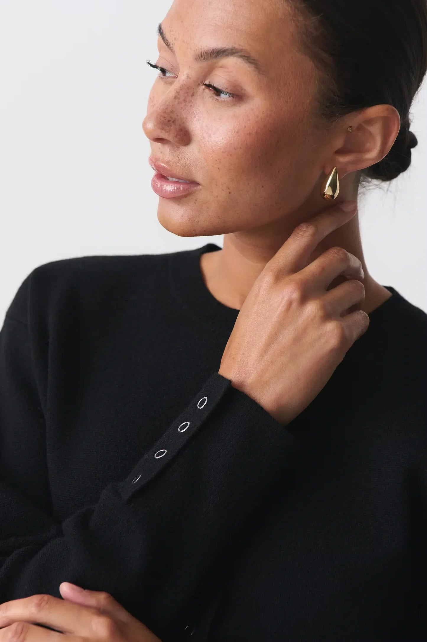 Elegant Button-Front Blouse with Versatile Straight Cut and Cuff Details