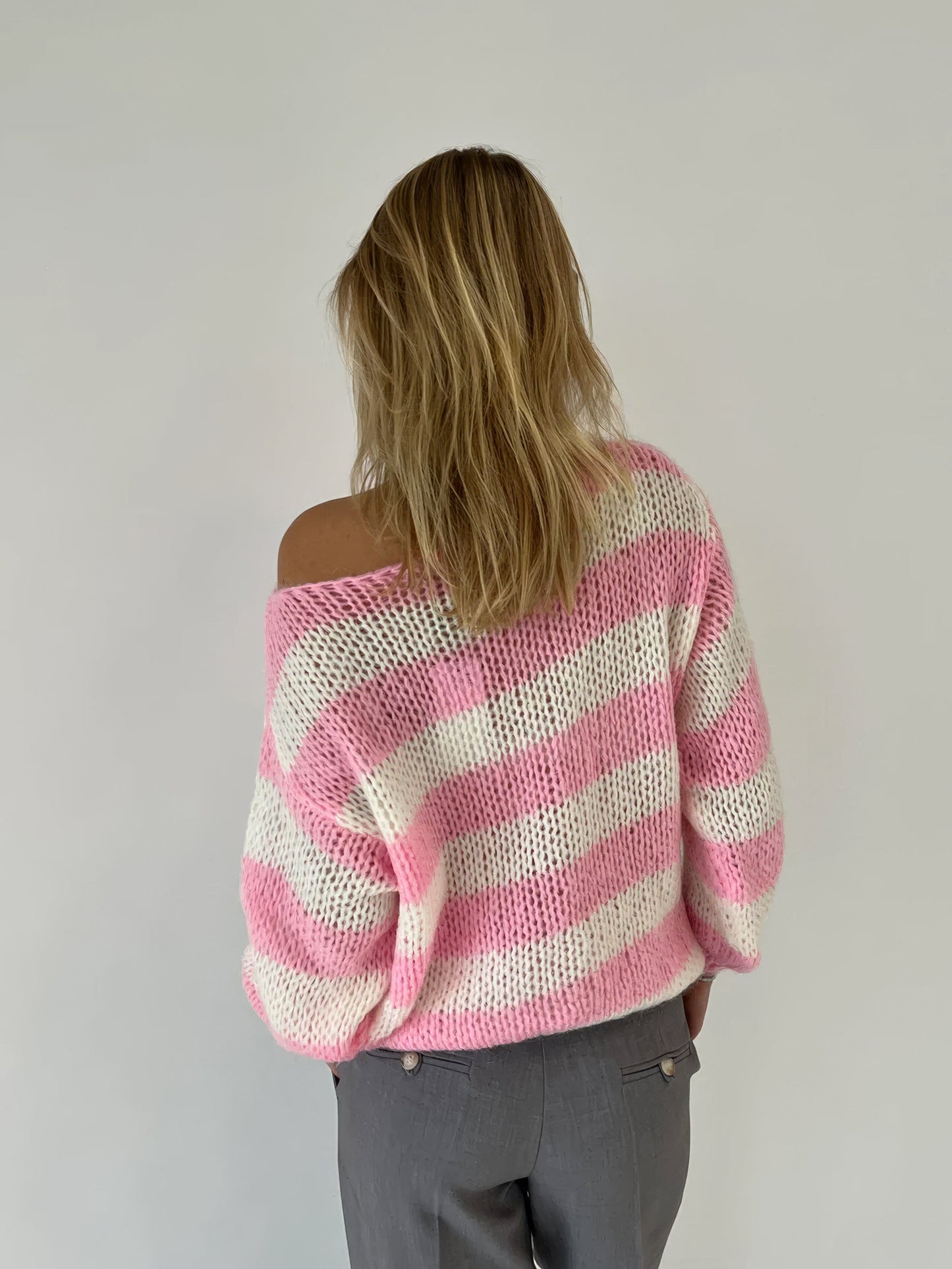 Cozy Lightweight Knit Sweater for Everyday Wear