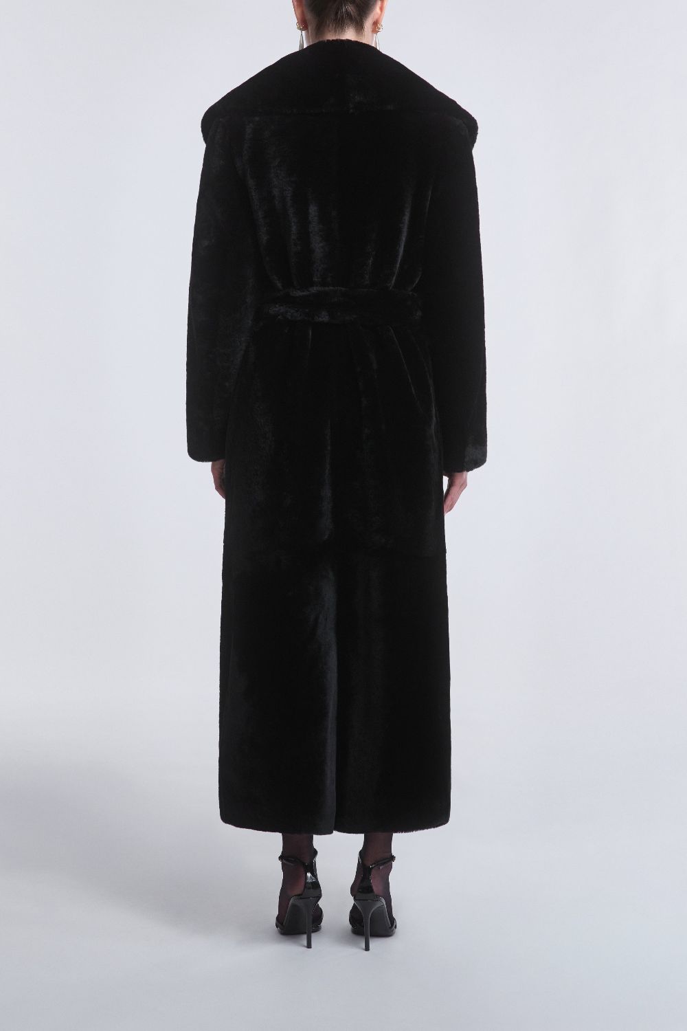 Chic Faux Fur Coat for Elegant Winter Style