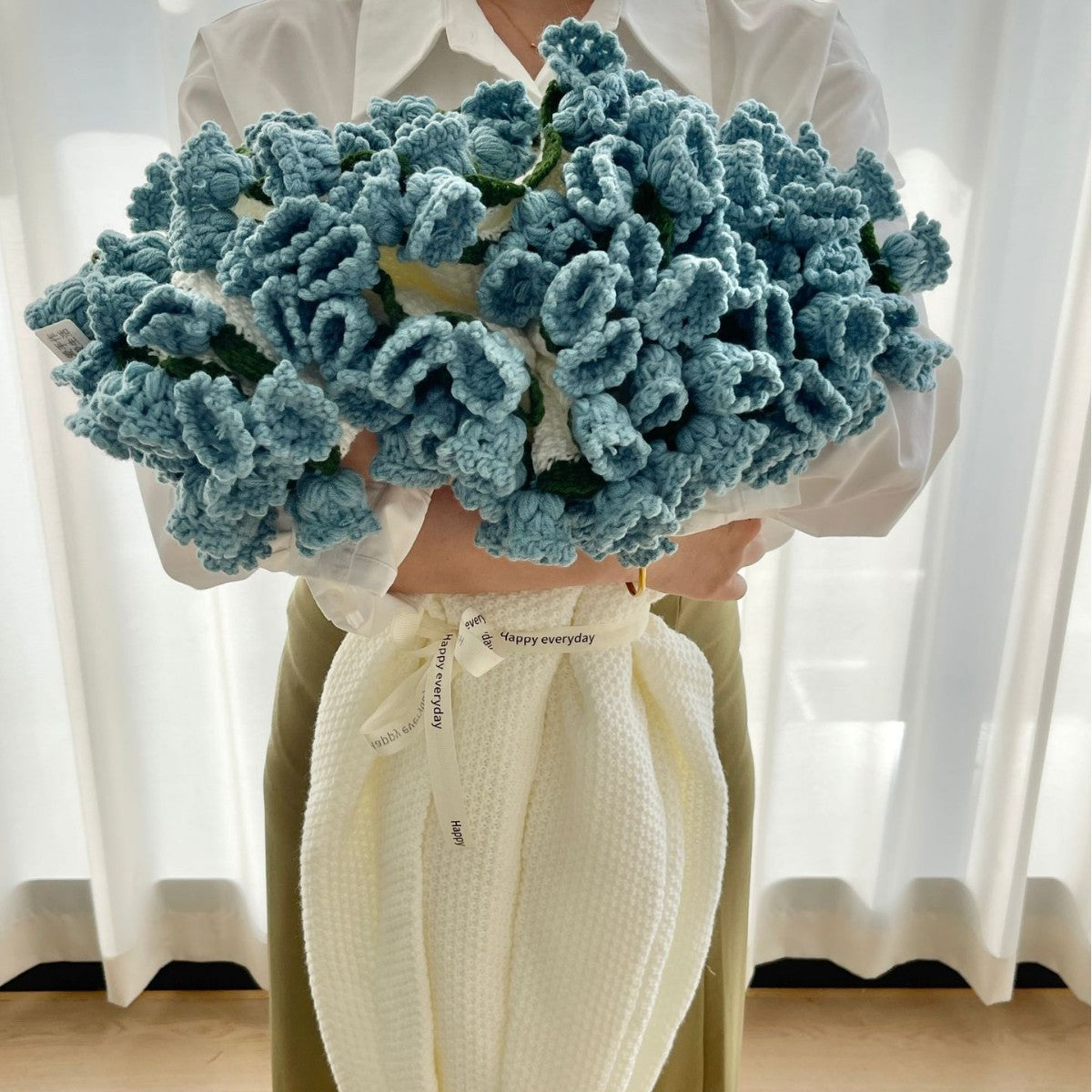 CozyLily - Ultimate Soft Warmth with Stunning Crochet Design