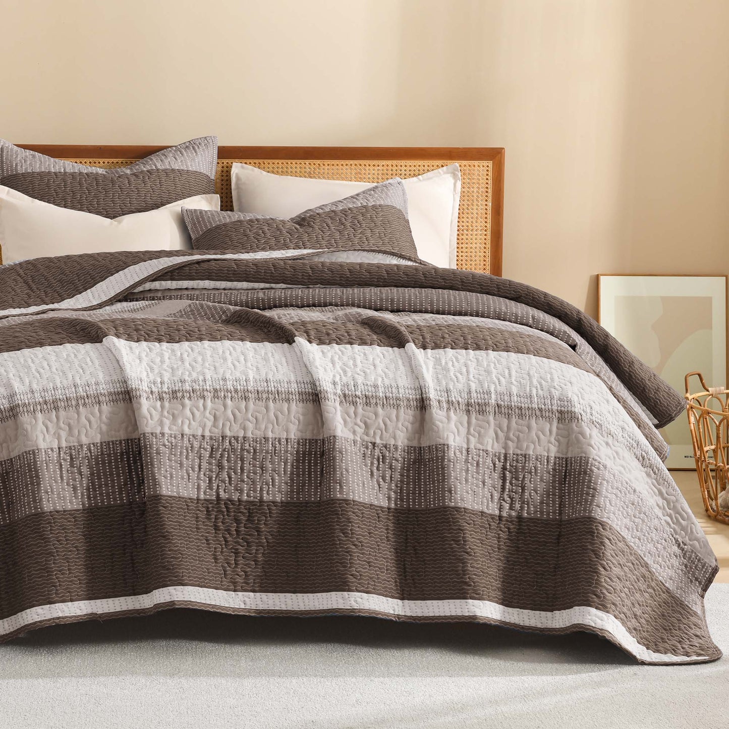 Striped Quilt Set with Cozy Cloudlike Comfort