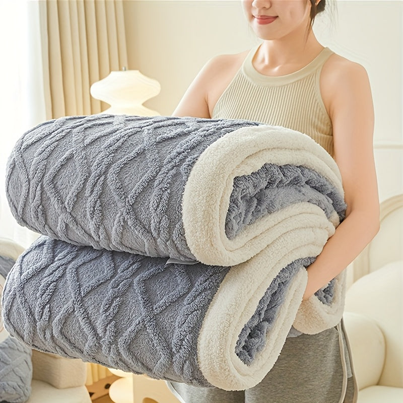 CozyNest™ - Soft Coral Fleece Throw Blanket for Year-Round Comfort