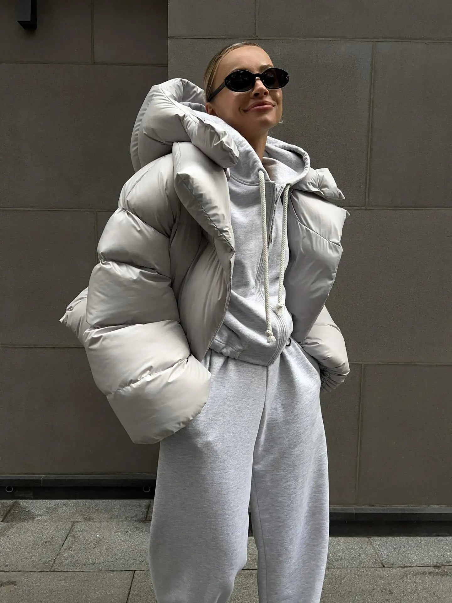 Sleek Elegant Puffer Jacket for Winter Style