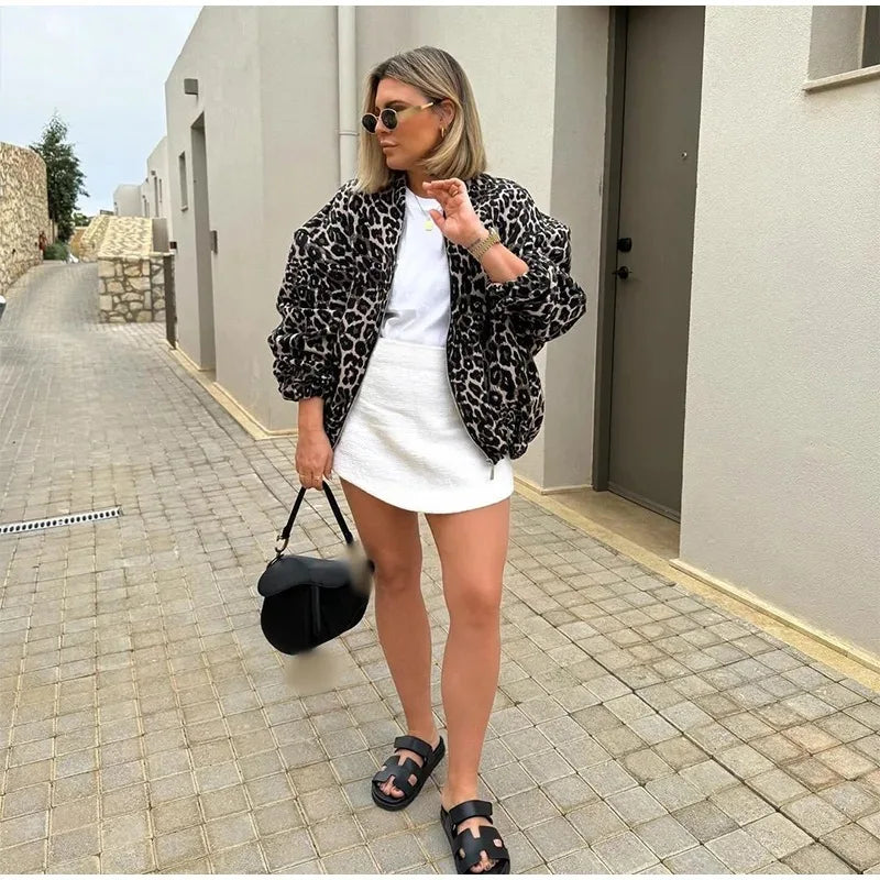 Modern Elegant Women's Lightweight Jacket