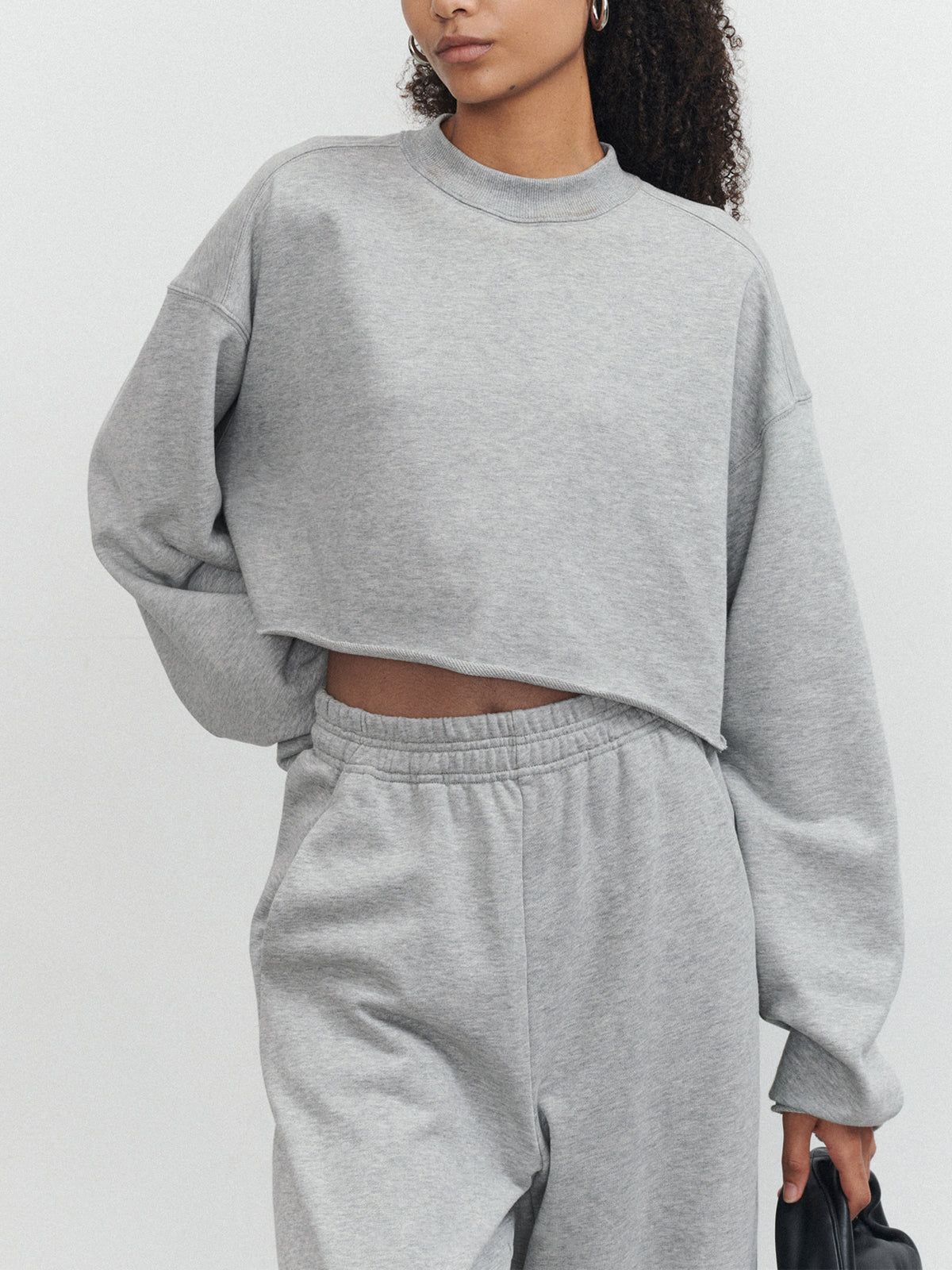 Cozy Cropped Sweatshirt for Casual Chic Style