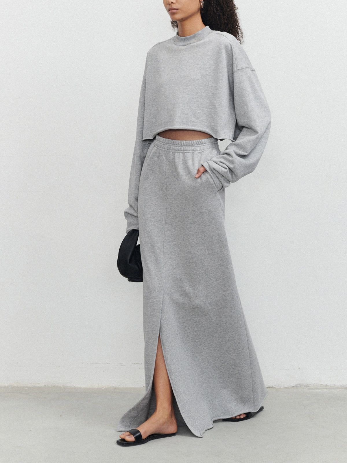 Cozy Cropped Sweatshirt for Casual Chic Style