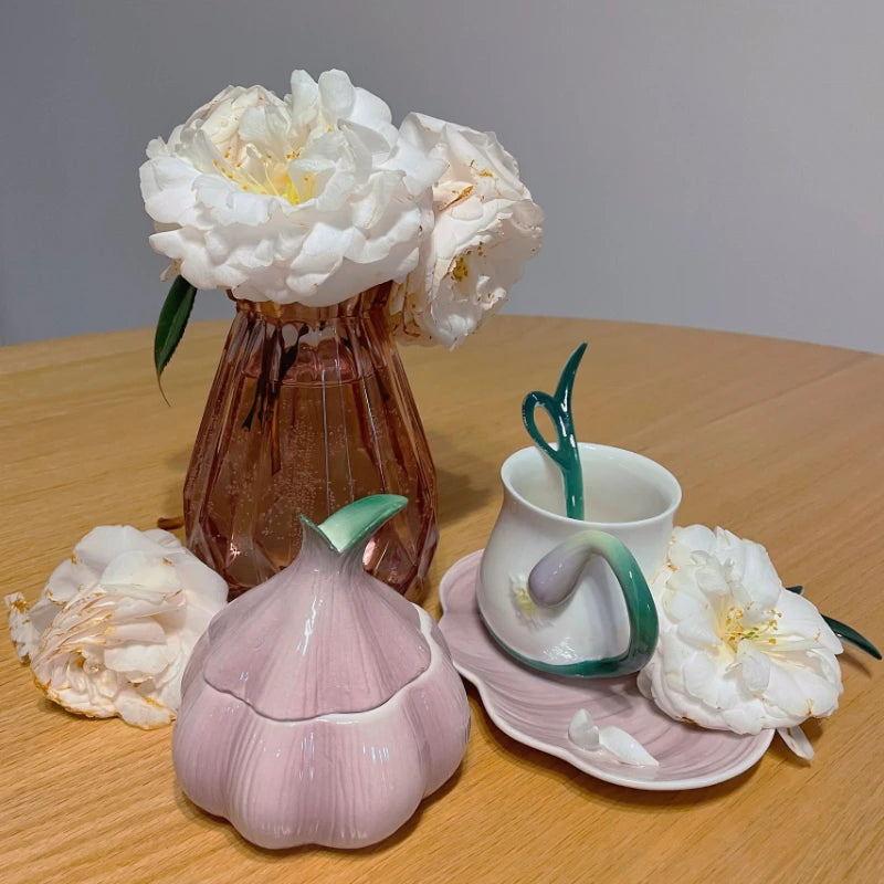 Ceramic Garlic Storage Jar with Bamboo Lid