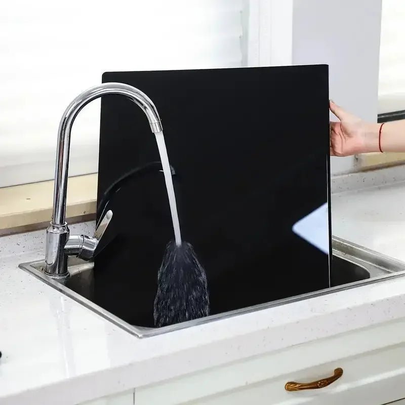 CLEARSLICE™ – Stylish Acrylic Cutting Board with Drip Lip