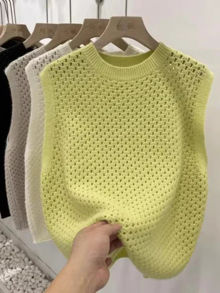 Women's Sleeveless Knitted Sweater Lightweight Loose Top