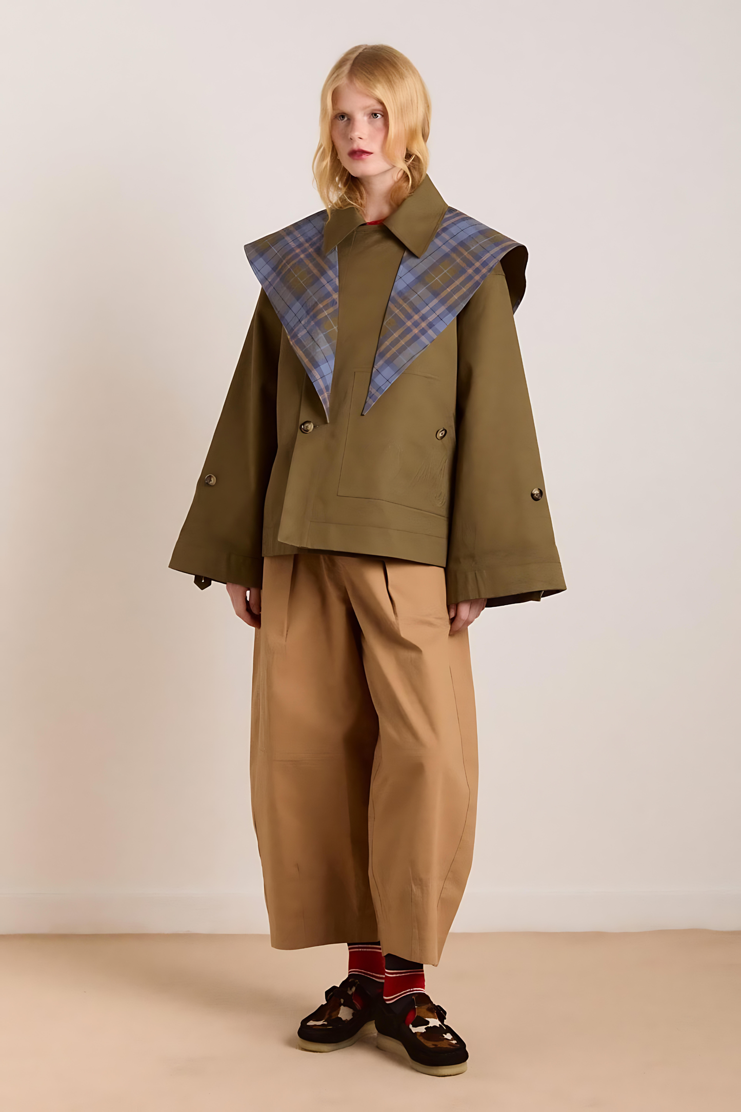 Reversible Crop Trench Coat – Chic Layered Style