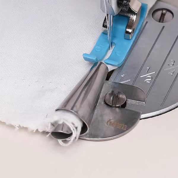 HeelMaster™ - Precision Edge Hemming Foot for Clean Finishes