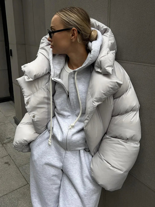 Sleek Elegant Puffer Jacket for Winter Style