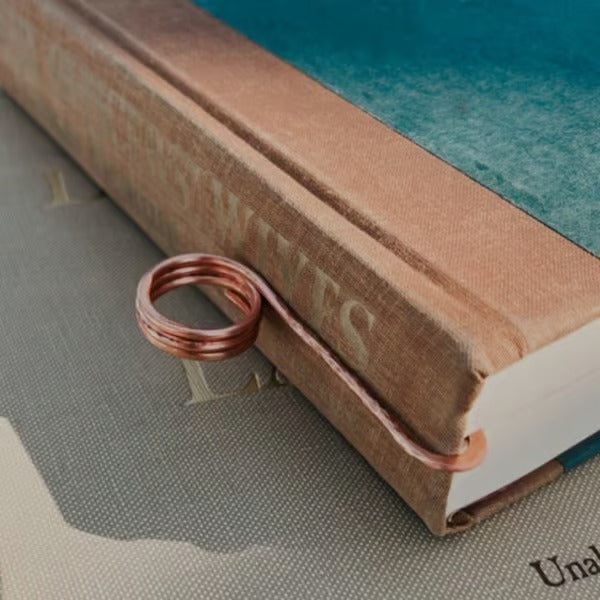 Minimalist Metal Ring Bookmark for Easy Reading