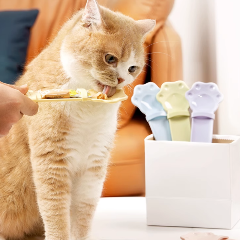 PawSpoon™ - Interactive Cat Treat Squeeze Spoon