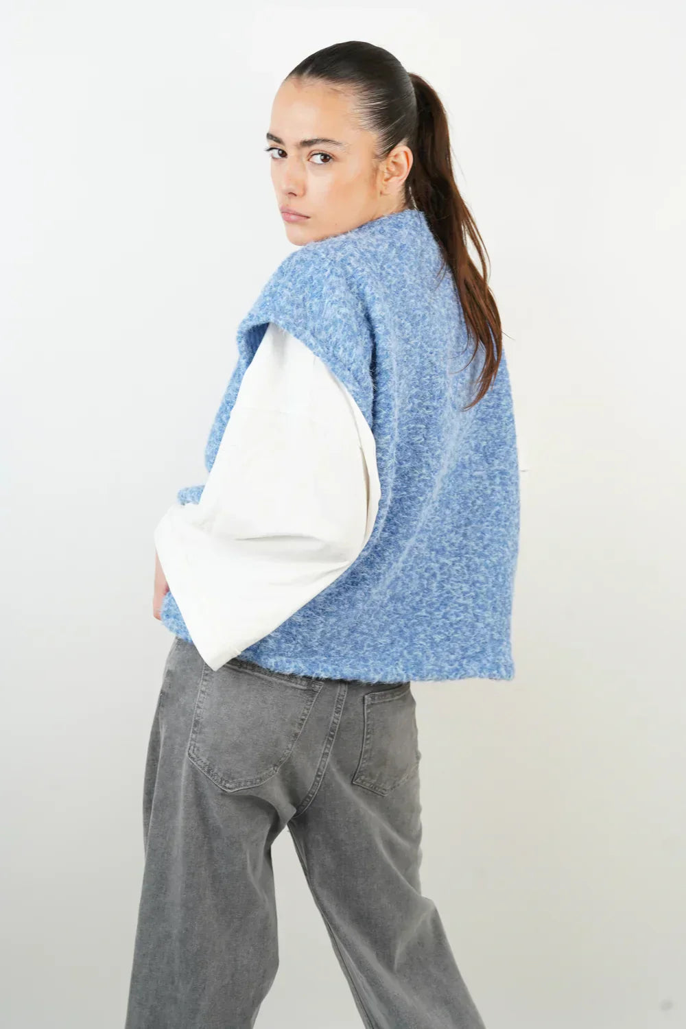 Utility Sleeveless Vest with Multiple Pockets