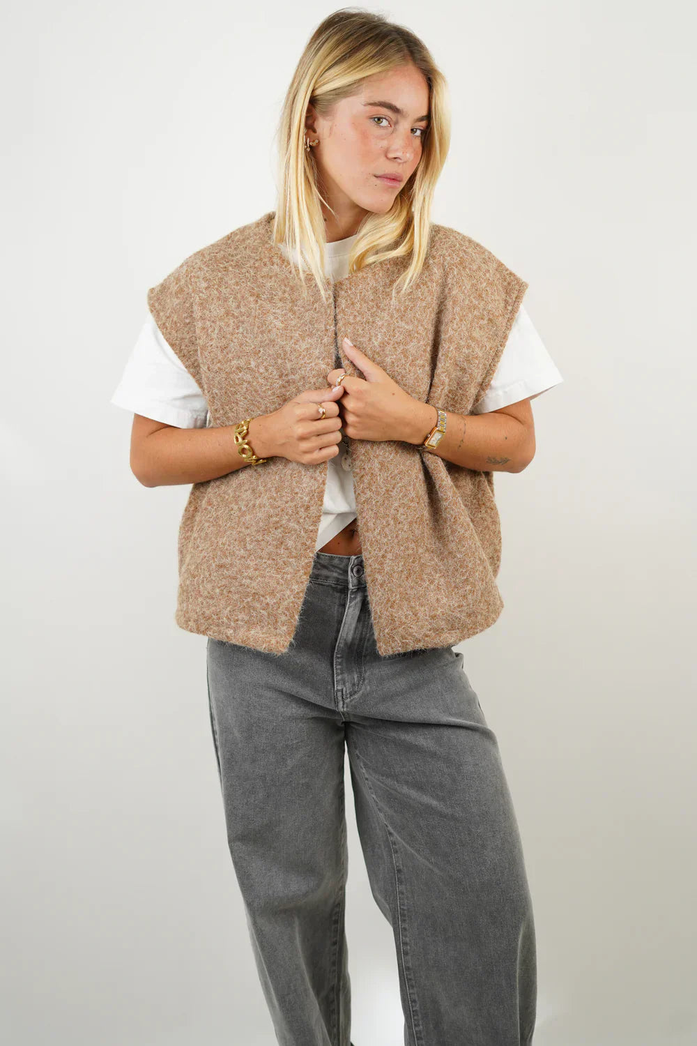 Utility Sleeveless Vest with Multiple Pockets