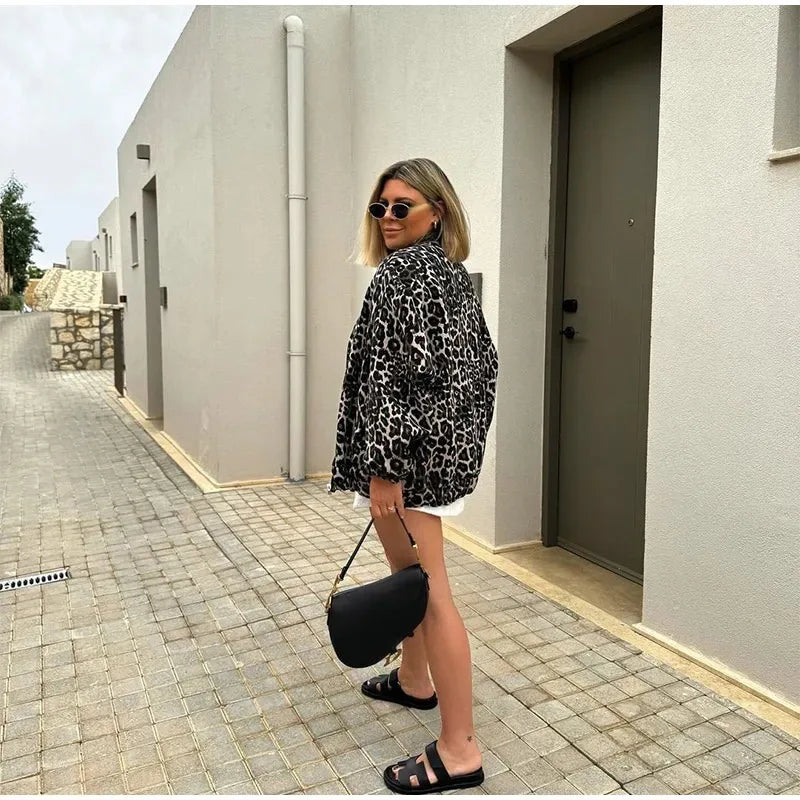 Modern Elegant Women's Lightweight Jacket