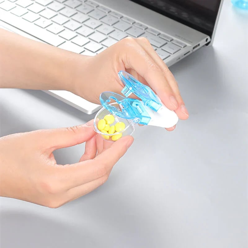 Compact Portable Pill Remover and Storage Box for On-the-Go Health