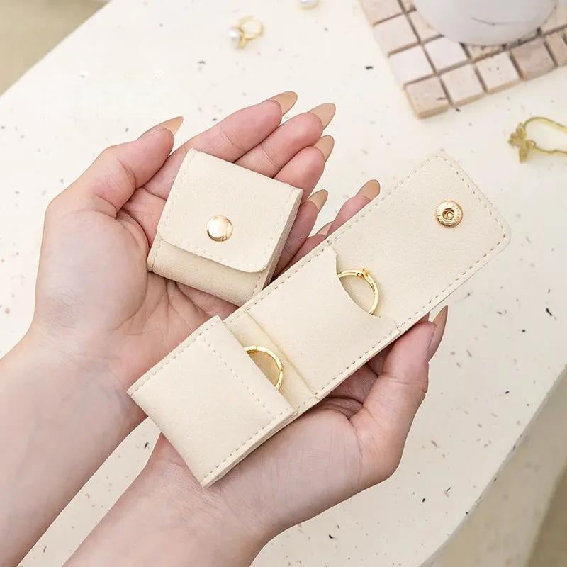LumaLuxe™ - Compact Jewelry Bag for Tangle-Free Shine