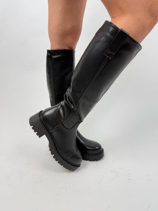 Chic Knee High Leather Boots