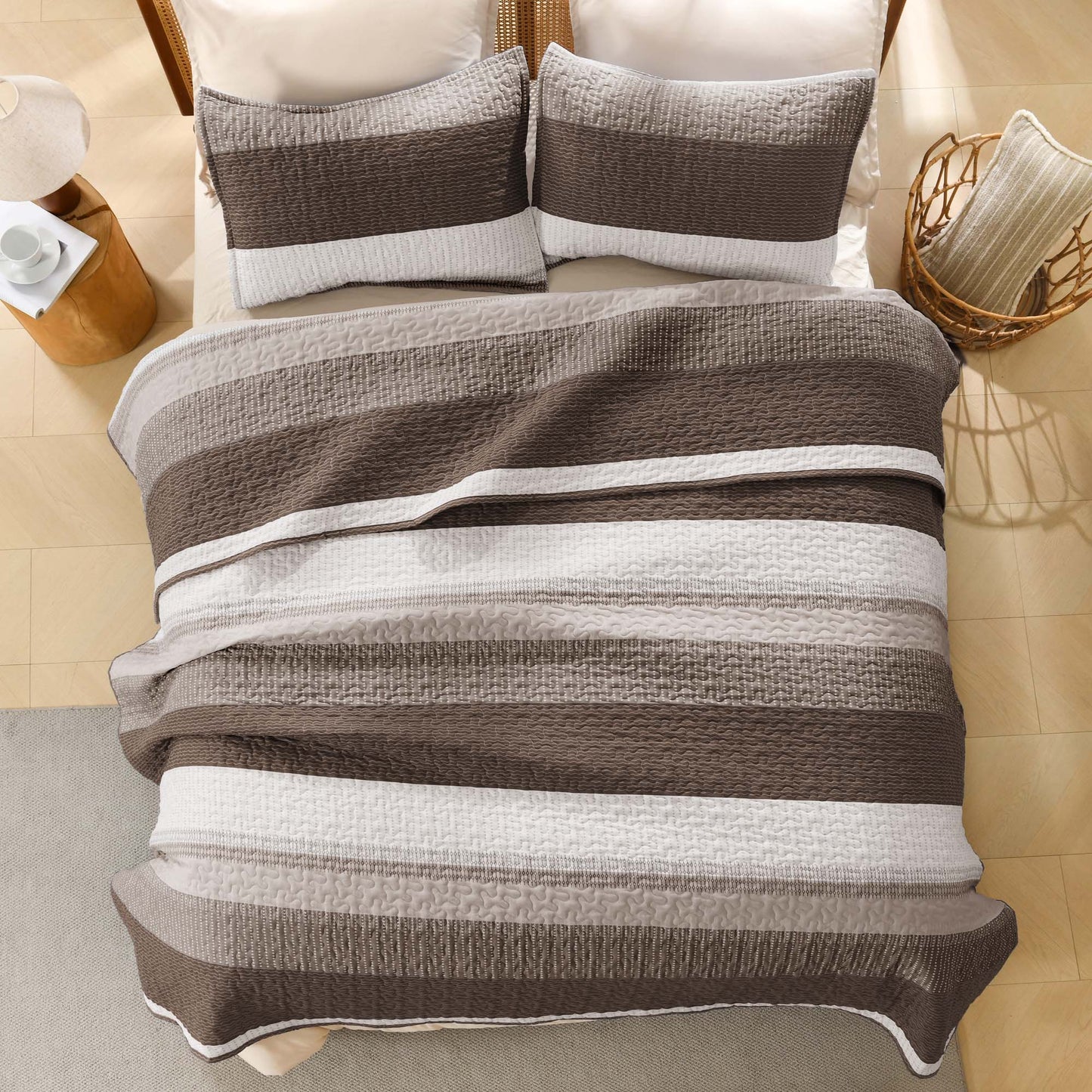 Striped Quilt Set with Cozy Cloudlike Comfort