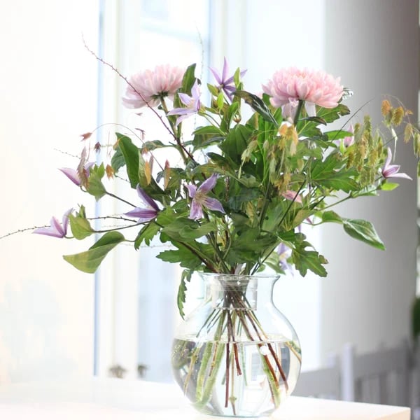 SereneSpiral™ - Ikebana Flower Stem Holder for Elegant Arrangements