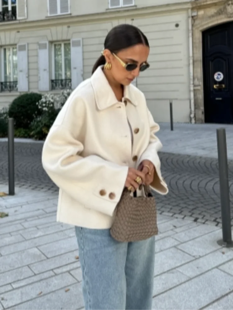 Elegant Quilted Lapel Jacket for Transitional Seasons