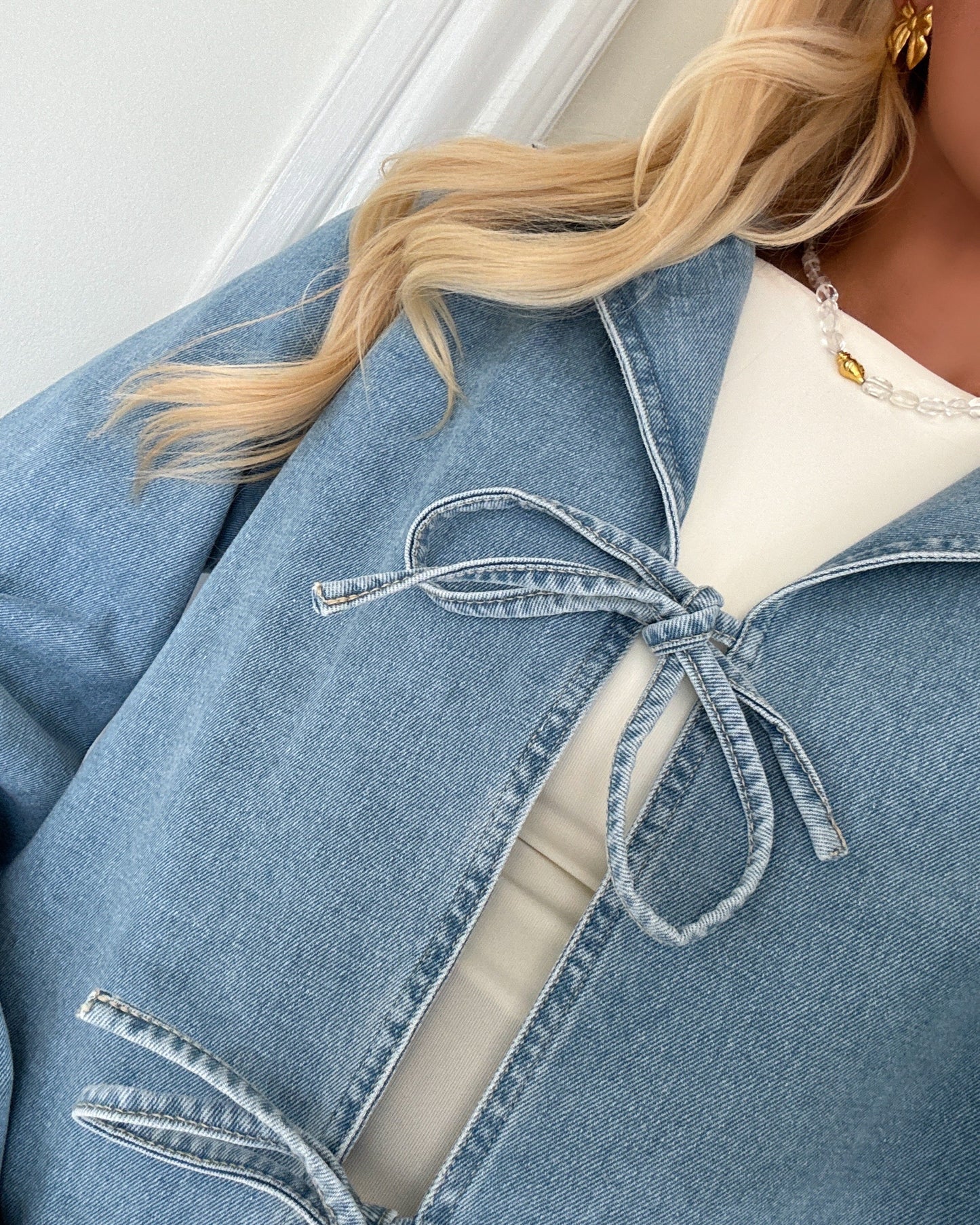 Elegant Women's Tailored Jacket for Timeless Style