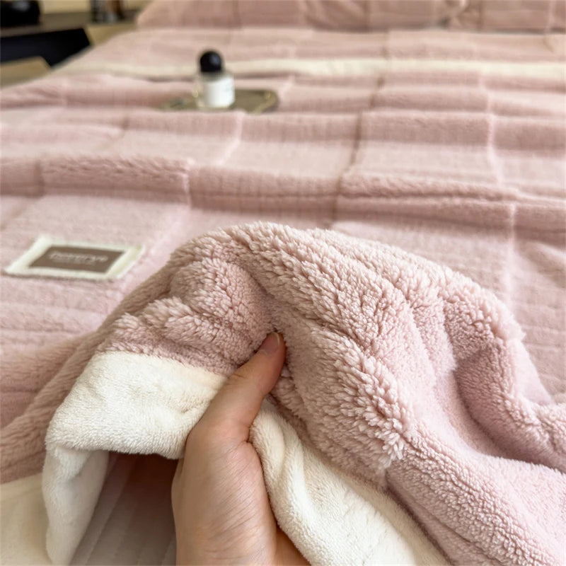 Veluvina™ - Reversible Jacquard Velvet Coral Fleece Blanket