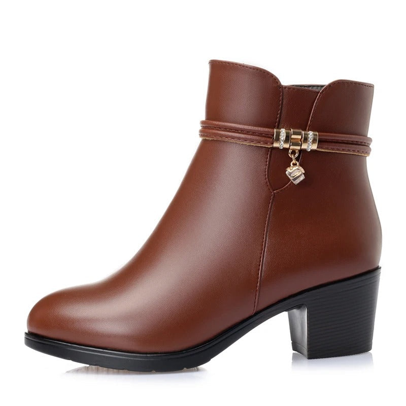Elegant Fleece-Lined Ankle Boots with Side Zipper Closure