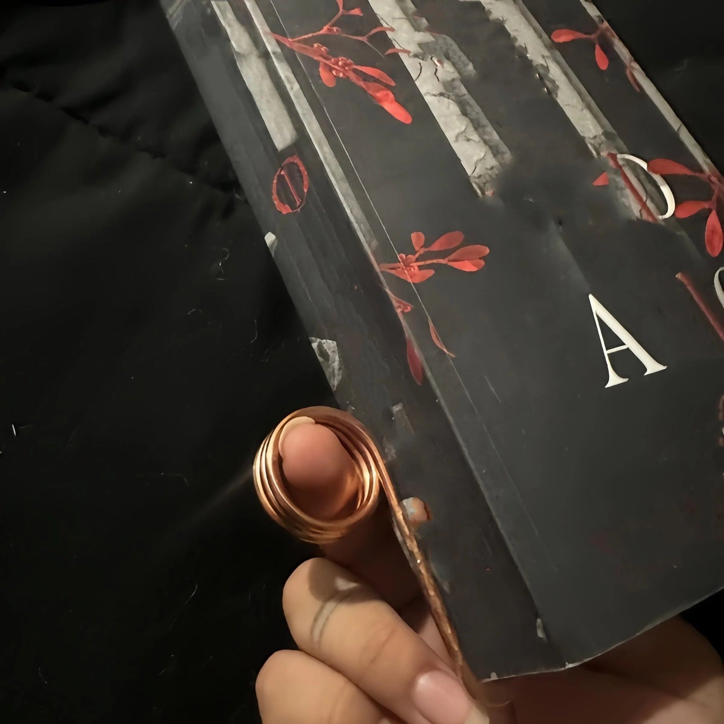 Minimalist Metal Ring Bookmark for Easy Reading