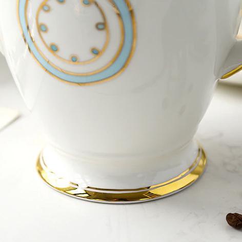 Elegant Ceramic Tea Set for Cozy Gatherings