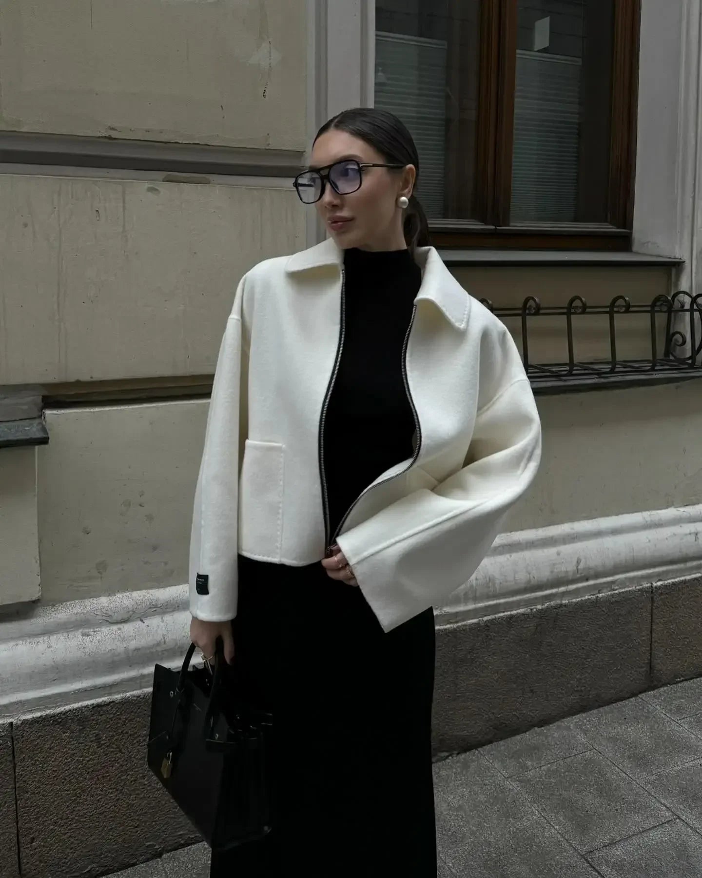 Stylish White Lapel Zip-Up Jacket for Chic Everyday Wear