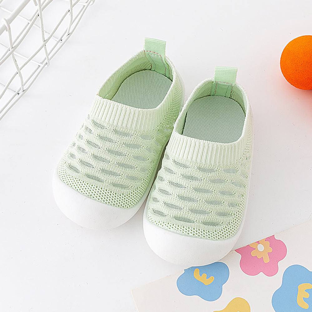 BabyBreeze™ - Soft Cooling Baby Booties for First Steps