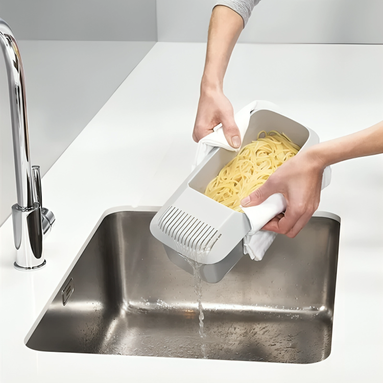 EasyPasta™ - Heat-Resistant Microwave Pasta Strainer