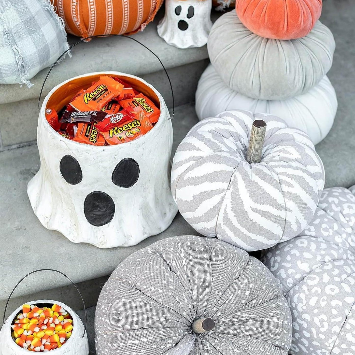 Spooky Halloween Ghost Bucket Decor