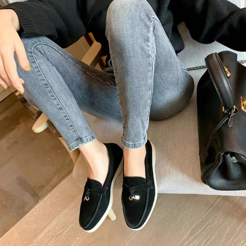 Elegant Women's Loafers with Stylish Buckle Detail
