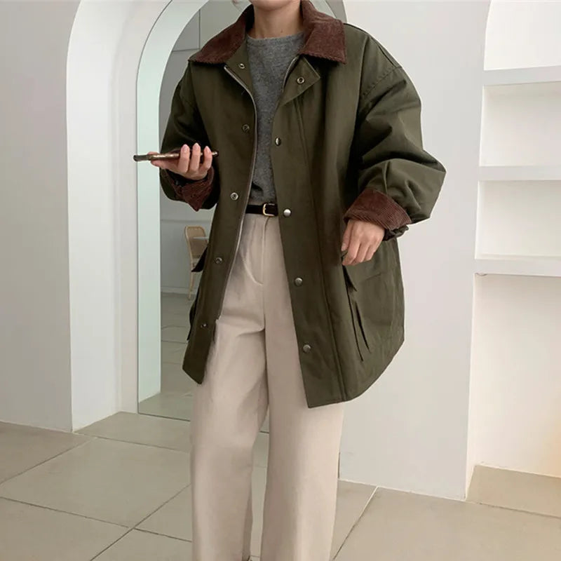 Vintage-Inspired Women's Jacket with Turn-Down Collar and Large Pockets