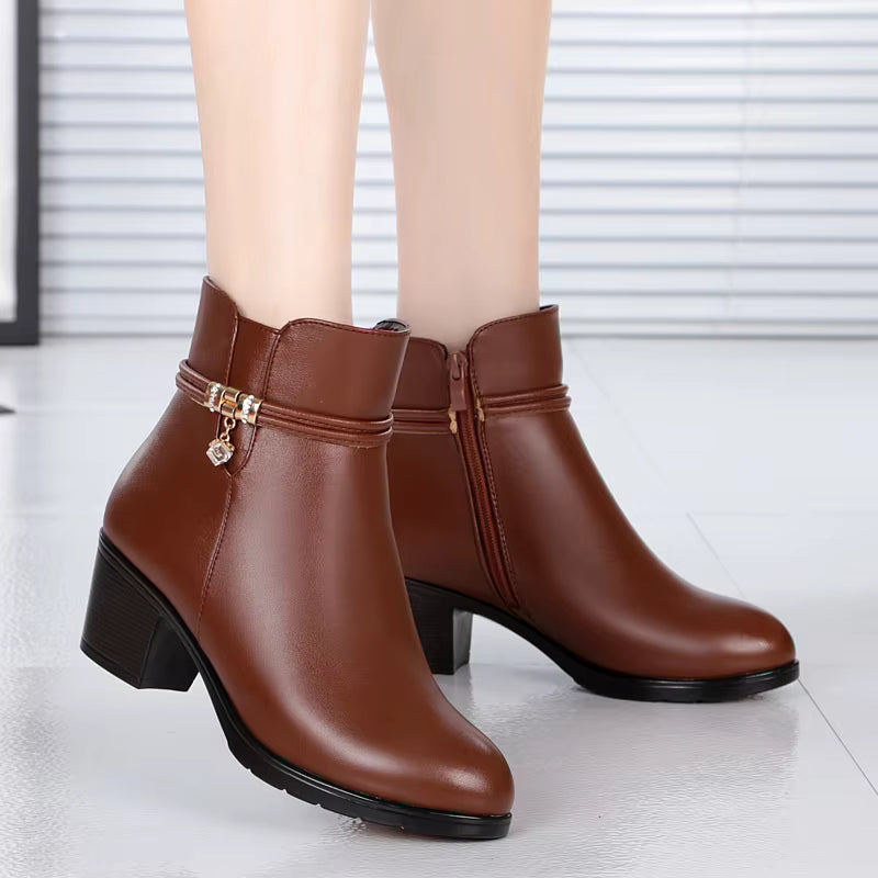 Elegant Fleece-Lined Ankle Boots with Side Zipper Closure