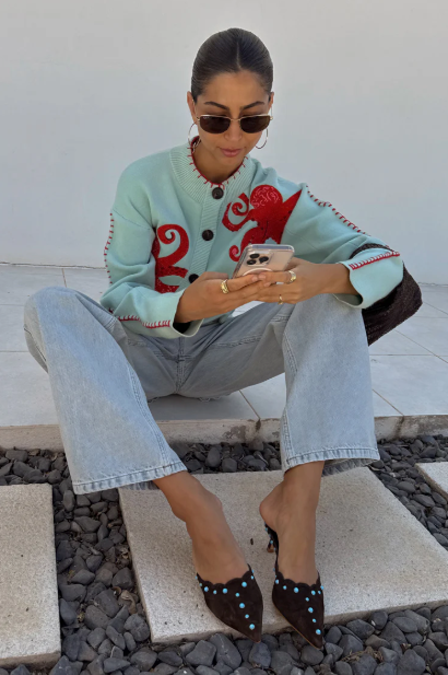 Cozy Coastal Knit Cardigan with Octopus Graphic and Contrast Piping
